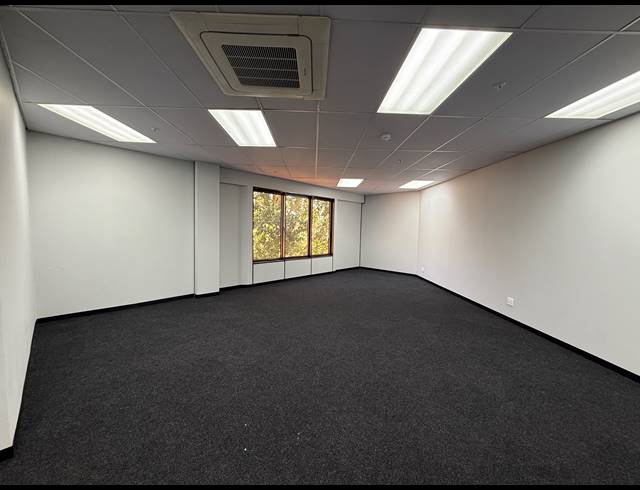 145M² OFFICE TO LET IN PARKTOWN